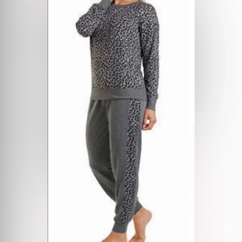 •2/$40• Splendid 2-Piece Pajama Lounge Set Animal Print - Picture 1 of 7
